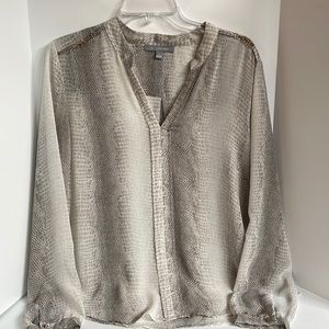 NY Collection semi sheer v-neck long sleeve muted snake print blouse size large